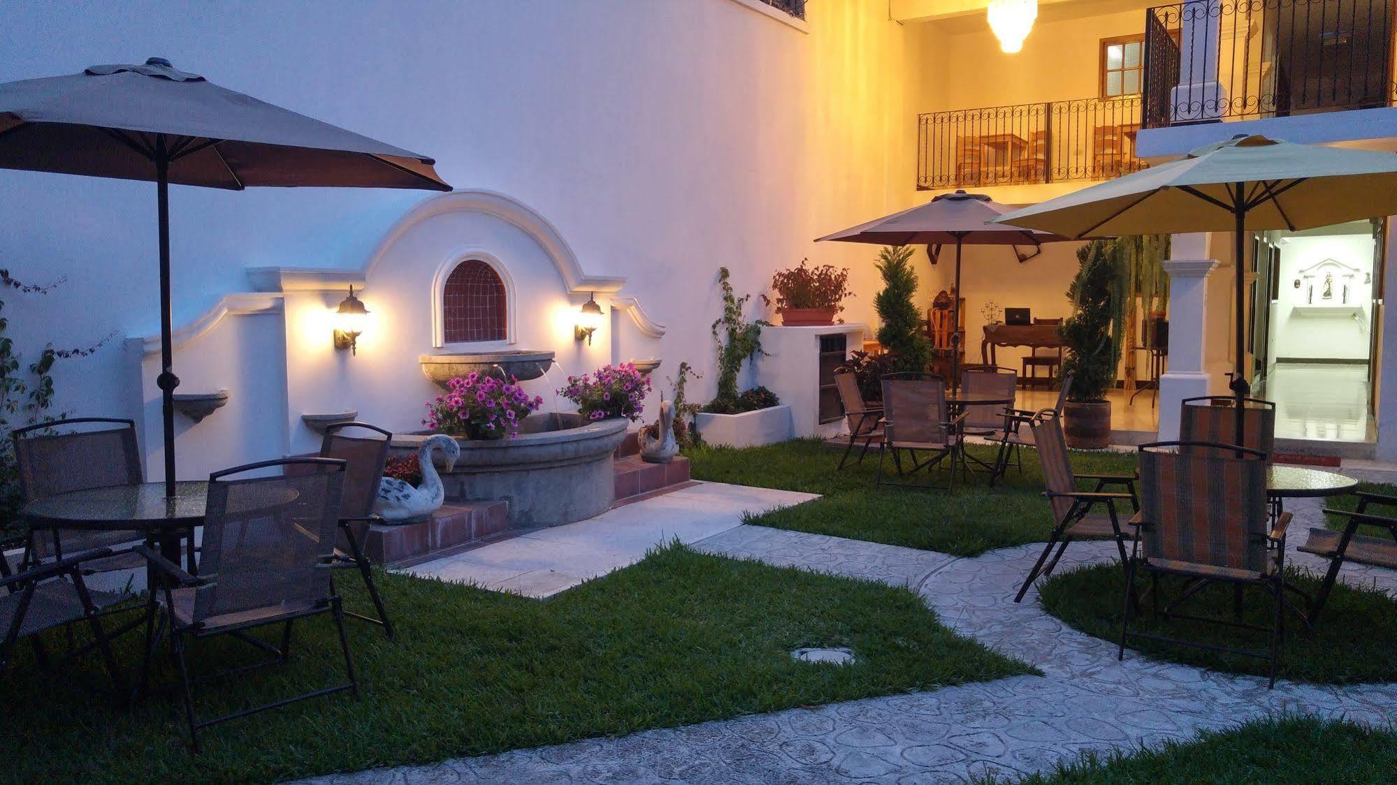 Ixkanul Antigua Hotel 外观 照片